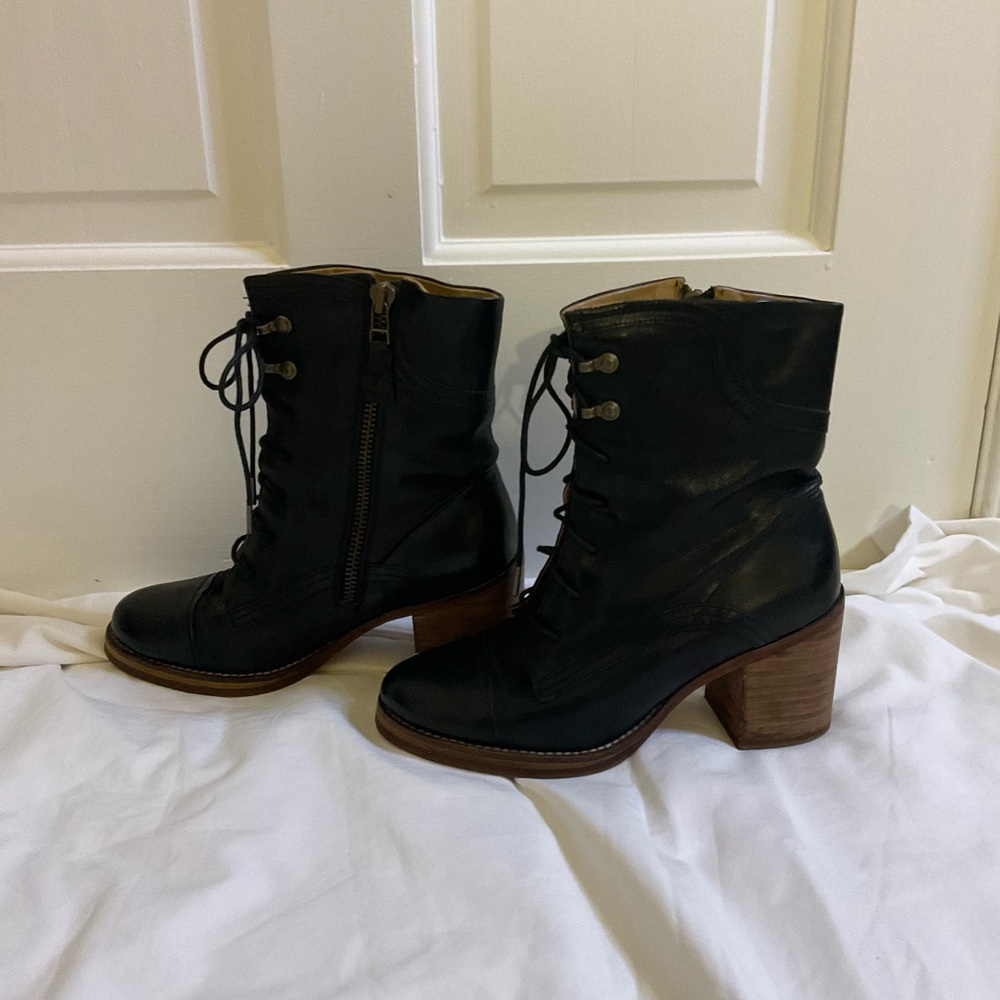 ❌ NEW LISTING ❌ J. Shoes Heeled Combat / Moto Boots - Picture 5 of 11